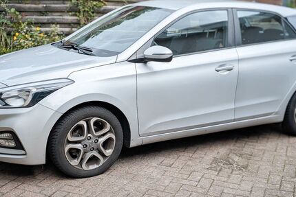 Hyundai i20 59.300 km 12.500 € Oldenburg 26125