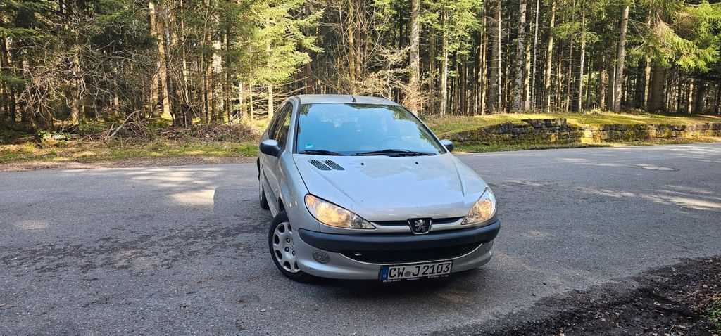 Peugeot 206 89.000 km 750 &euro; Egenhausen 72227