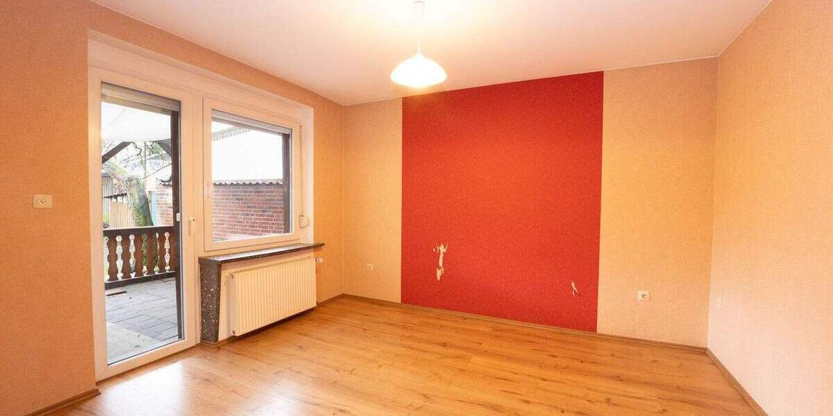 Zentral gelegenes Haus mit schönem Grundstück und Entwicklungspotenzial! 4 zimmer