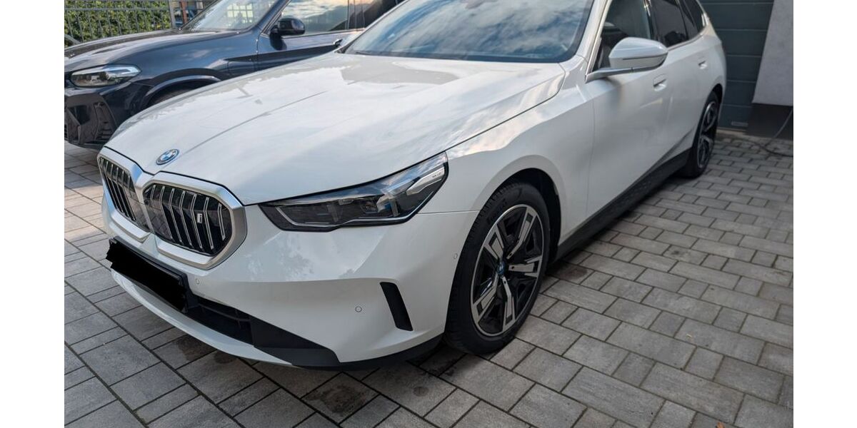 BMW i5 5.000 km 52.990 &euro; Leipzig 04207