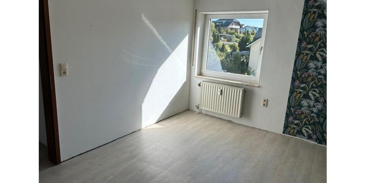 Dachgeschoßwohnung Friedewald - 4 Zimmer, 105 m&sup2;, 955&euro; | Angebot:25162662