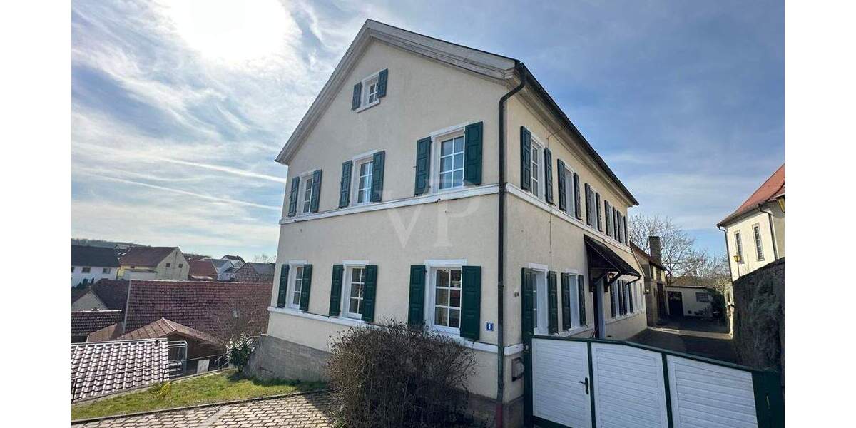 Mehrfamilienhaus, Wohnhaus Strahlungen - 6 Zimmer, 210 m&sup2;, 349.000&euro; | Angebot:25665662