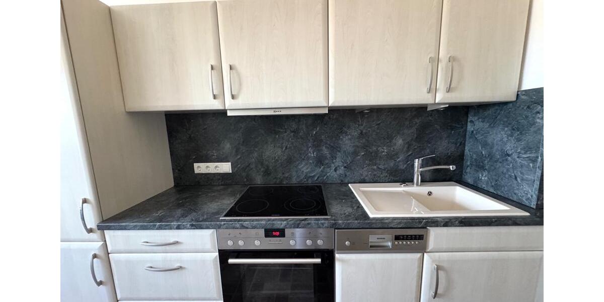 Zentrale 2-Zimmer-PANORAMA-Wohnung, Balkon, EBK, Garage zimmer