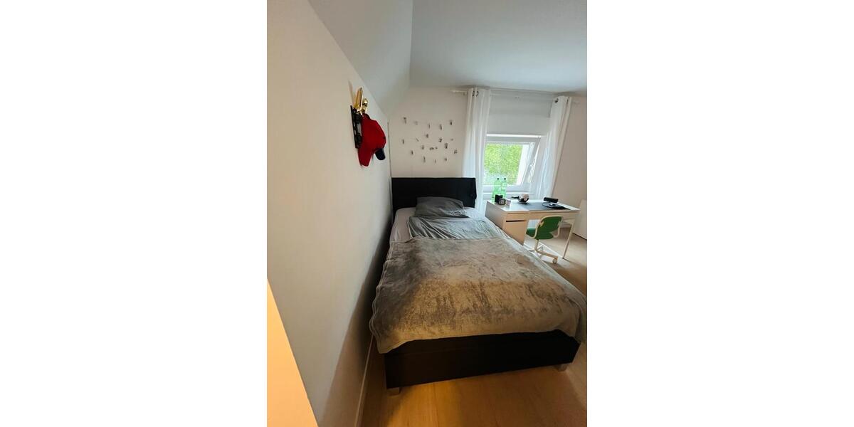 Traumhafte Whg mit großer Dachterrasse und Garten 4 zimmer