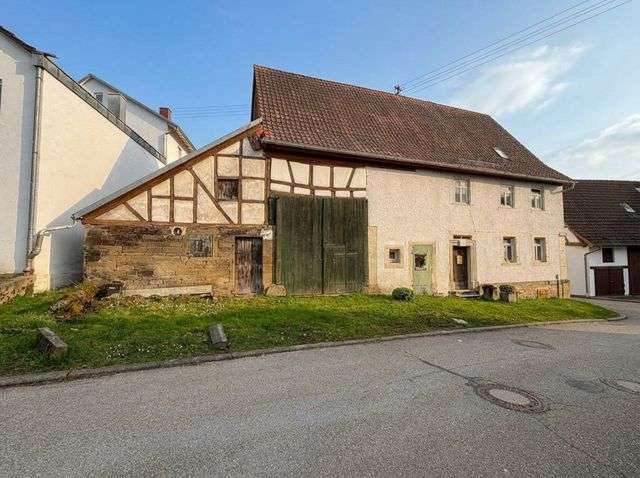 Einfamilienhaus Brackenheim-Neipperg Neipperg - 4 Zimmer, 120 m&sup2;, 180.000&euro; | Angebot:26256203