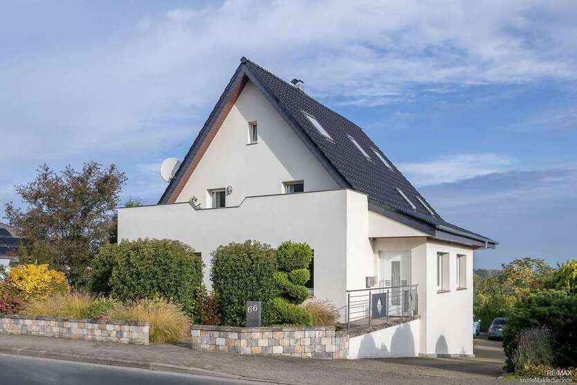 Haus zum Kaufen in Hille 499.000 € 239 m²