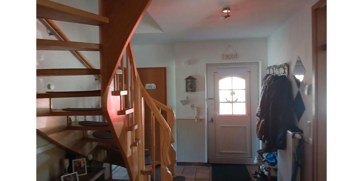 Etagenwohnung Norden - 5 Zimmer, 145 m&sup2;, 850&euro; | Angebot:26384877