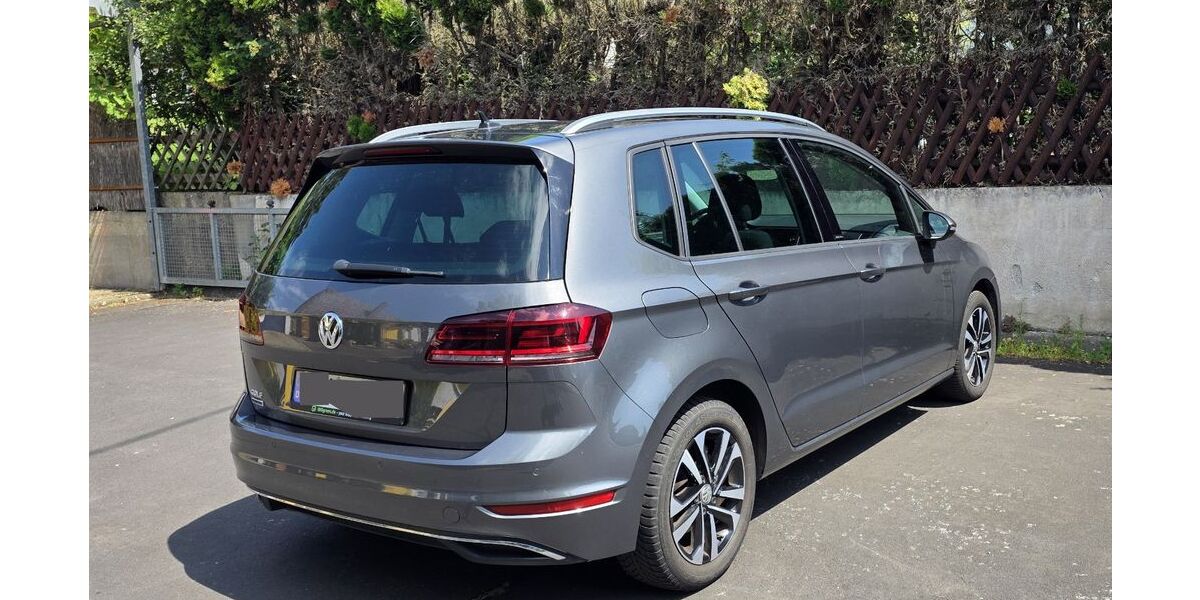VW Golf Sportsvan 61.700 km 15.900 &euro; Bendorf 56170