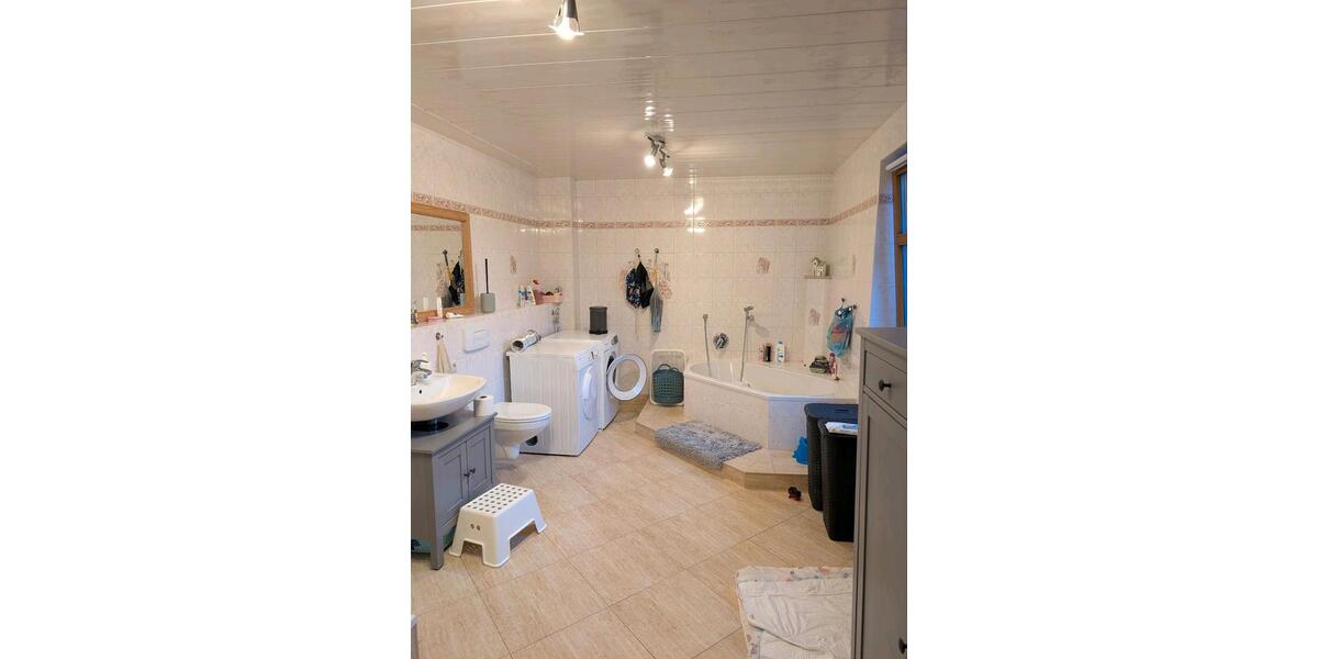 Etagenwohnung Lauter-Bernsbach Bernsbach - 4 Zimmer, 105 m&sup2;, 580&euro; | Angebot:26320291