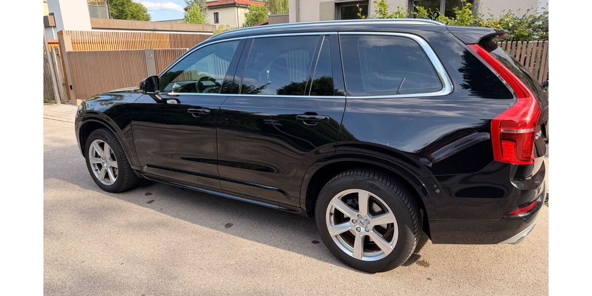 Volvo XC90 131.000 km 32.900 &euro; München 81247