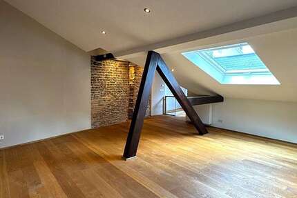 Wohnung Saarbrücken / Sankt Johann Sankt Johann - 5 Zimmer, 142 m&sup2;, 1.200&euro; | Angebot:27154345