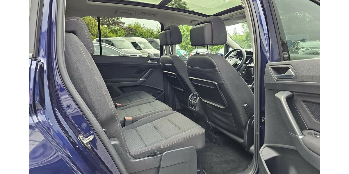 VW Touran 1.4 TSI Comfortline NAVI PANO LED AHK 69.950 km 21.490 &euro; Löhne 32584