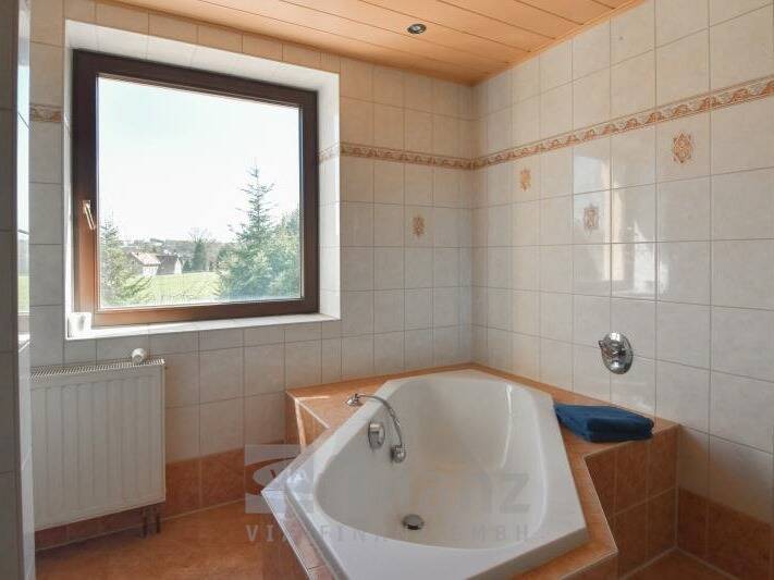 Doppelhaushälfte Oelsnitz - 6 Zimmer, 124 m&sup2;, 160.000&euro; | Angebot:26744684