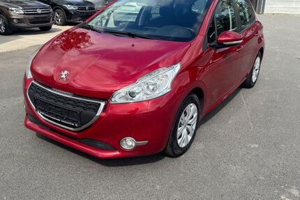 Peugeot 208 140.299 km 3.999 &euro; Reichelsheim 64385