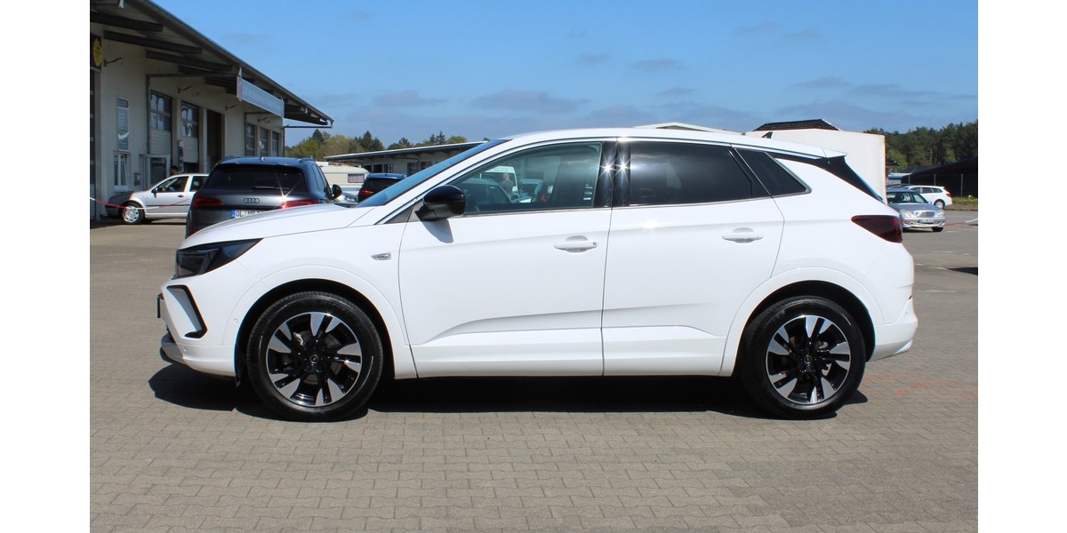 Opel Grandland ELEGANCE AUTOMATIK 1.HD ALCANTARA/AHK 36.489 km 22.990 &euro; Hatten 26209