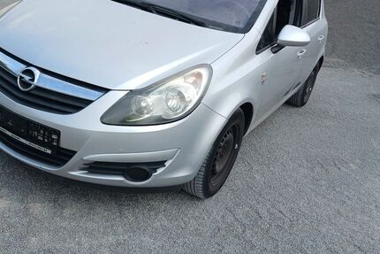Opel Corsa 210.000 km 1.100 &euro; WORTH AM MAIN 63939