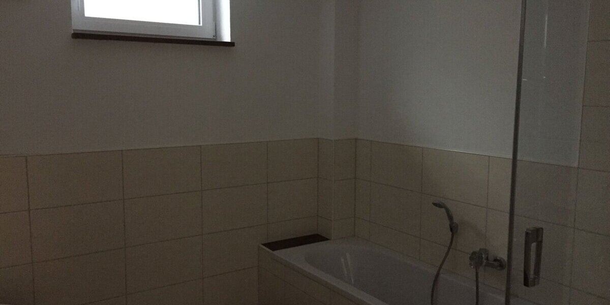 Moderne, charmante 2-Zi-Souterrain-Wohnung WFL ca. 66 m² Energiesparhaus Fußbodenheizung Terrasse und Garage. - Etagenwohnung Neunburg vorm Wald | Angebot:26952314