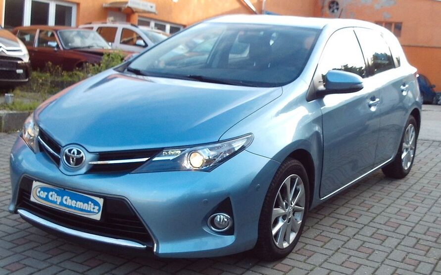 Toyota Auris 49.089 km 8.799 € Chemnitz 09114