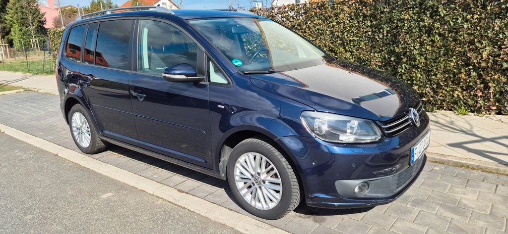 VW Touran 182.000 km 7.600 &euro; Frankfurt 60437