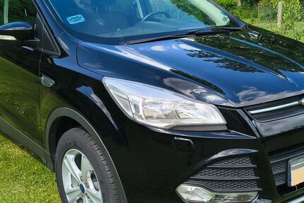 Ford Kuga 102.000 km 9.900 &euro; Laage 18299