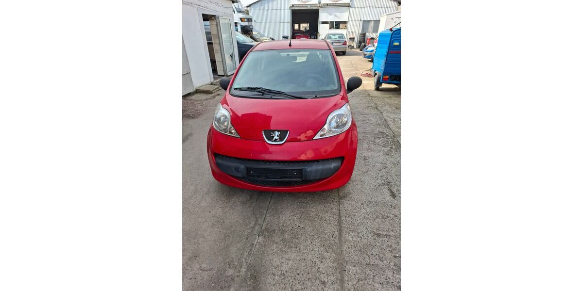 Peugeot 107 69.700 km 2.149 &euro; Berlin 13435