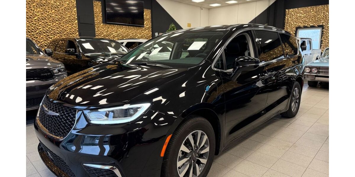 Chrysler Pacifica 10.000 km 47.900 € Wedemark OT Bissendorf 30900