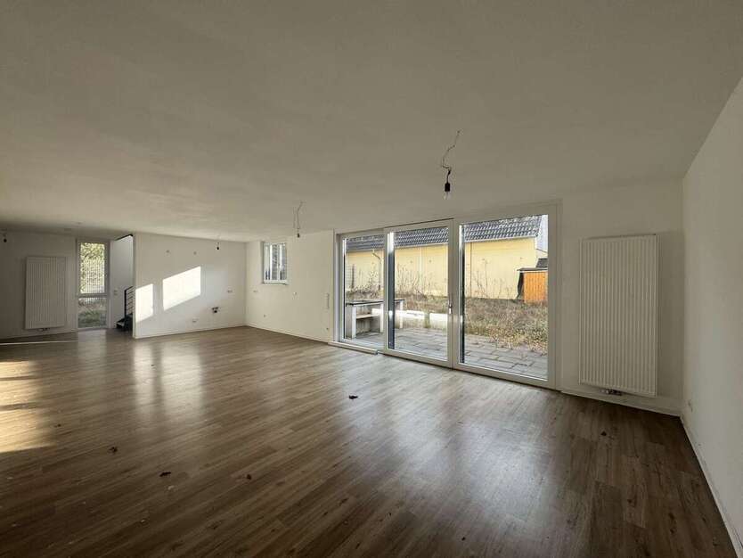 Investieren im Silberstreifen: Wohn-Gewerbeimmobilie mit Garten, Garage & Flexibilitä 6 zimmer