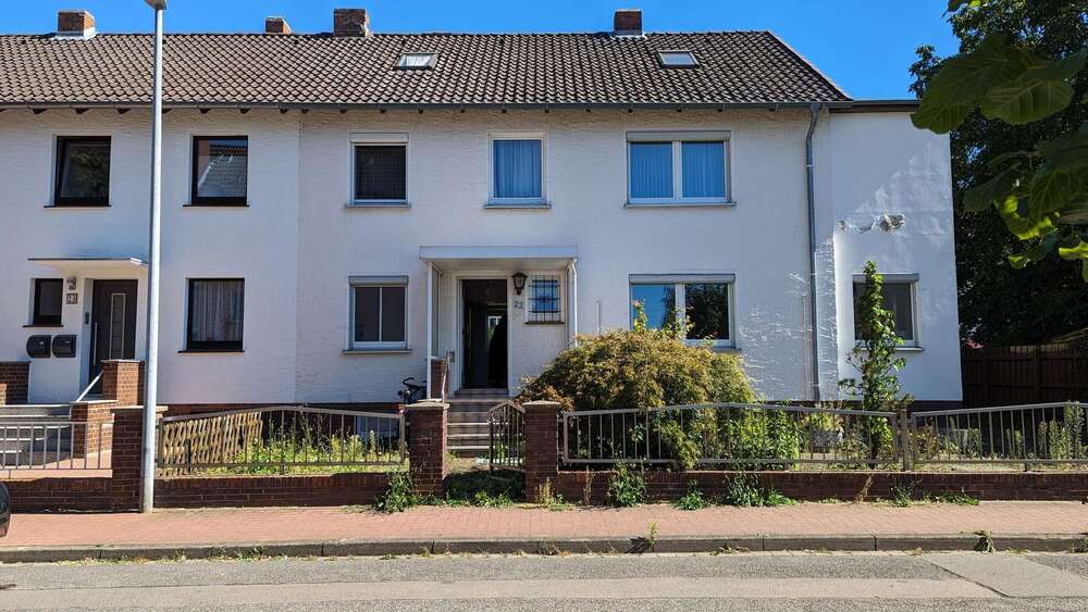 Haus zum Kaufen in Ronnenberg 450.000 € 178 m² 8 zimmer