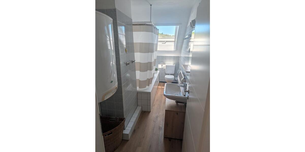 Dachgeschoßwohnung Karlsruhe Wettersbach - 5 Zimmer, 113 m&sup2;, 1.350&euro; | Angebot:26414163