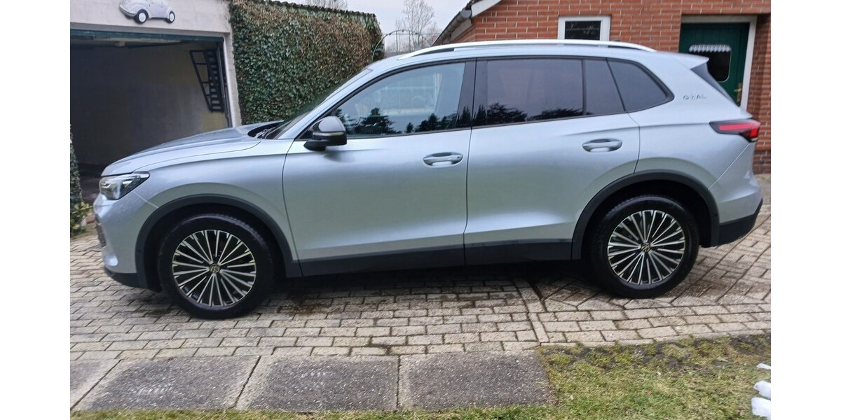 VW Tiguan 22.500 km 32.500 &euro; uplengen 26670