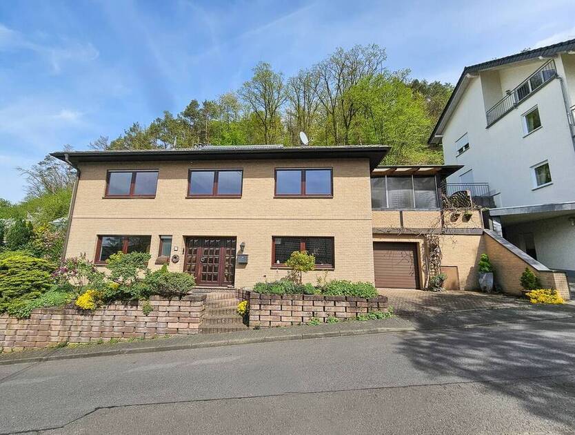 Freistehendes EFH im Bungalowstil in ruhiger Lage von NeustadtWied. 25 Min. Kreuz BNSU, 4 Min. A3