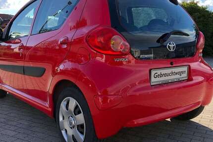 Toyota Aygo 99.000 km 2.250 &euro; Erfurt 99086