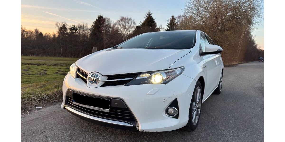 Toyota Auris 275.430 km 5.890 &euro; Bad Bramstedt 24576