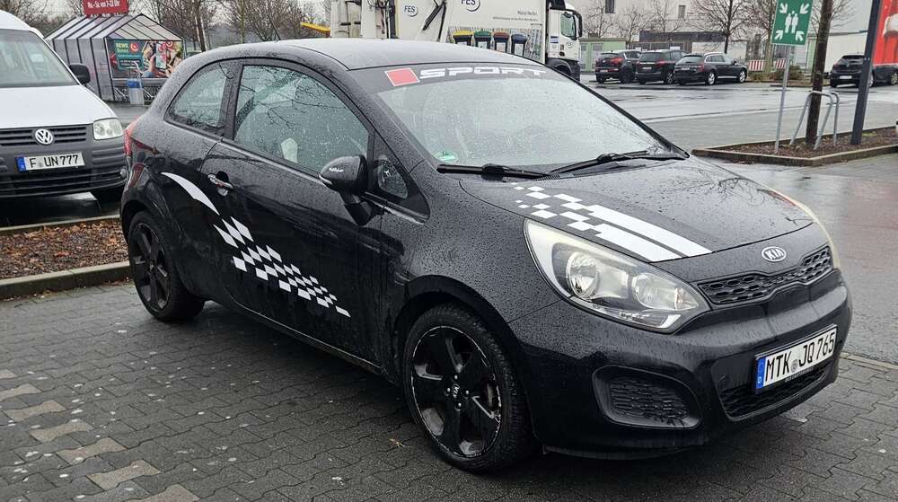 Kia Rio 119.500 km 3.800 &euro; Kronberg (Kronberg im Taunus) 61476