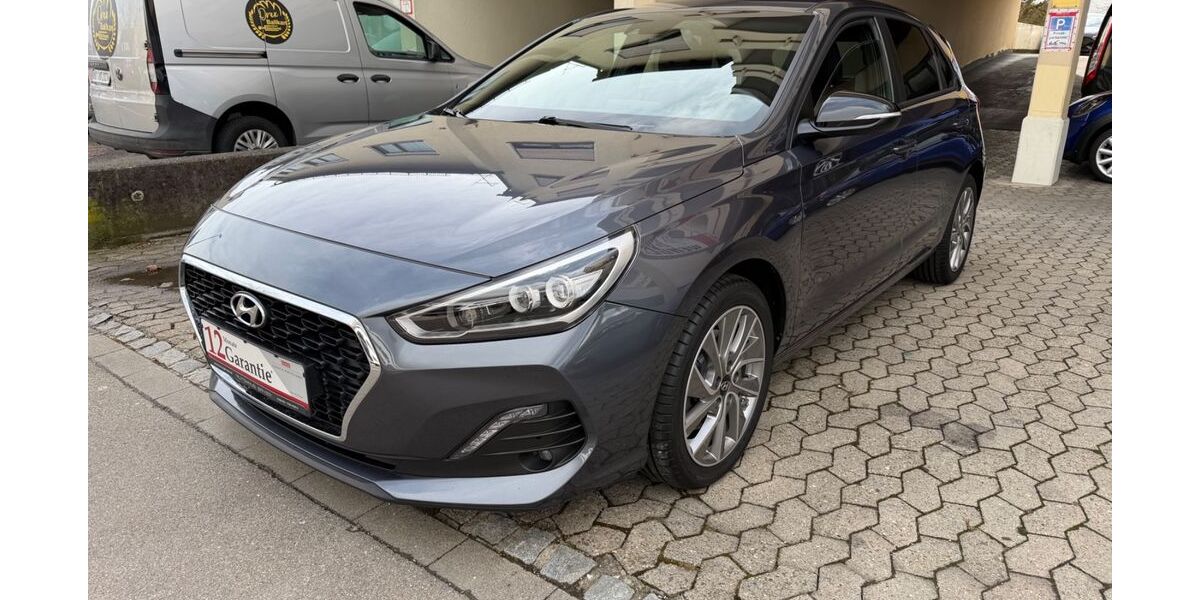 Hyundai i30 88.000 km 13.990 &euro; Senden 89250