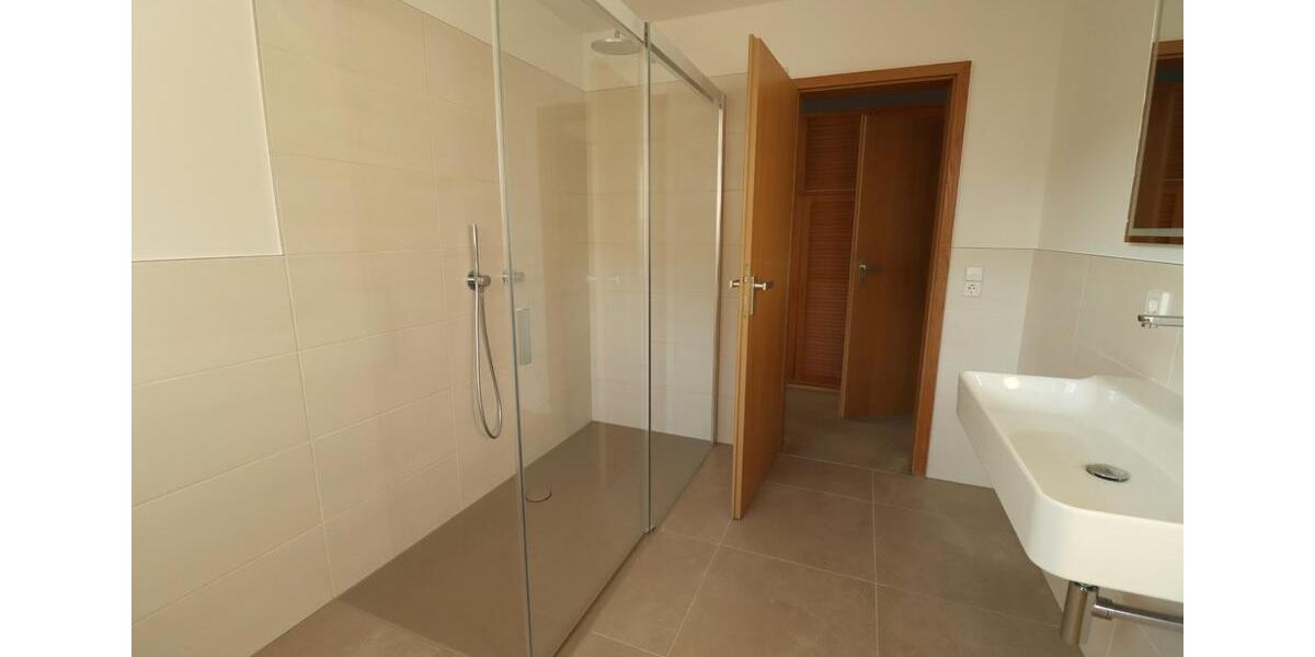 Erdgeschoßwohnung Gütersloh Isselhorst - 4 Zimmer, 140 m&sup2;, 1.400&euro; | Angebot:25839848