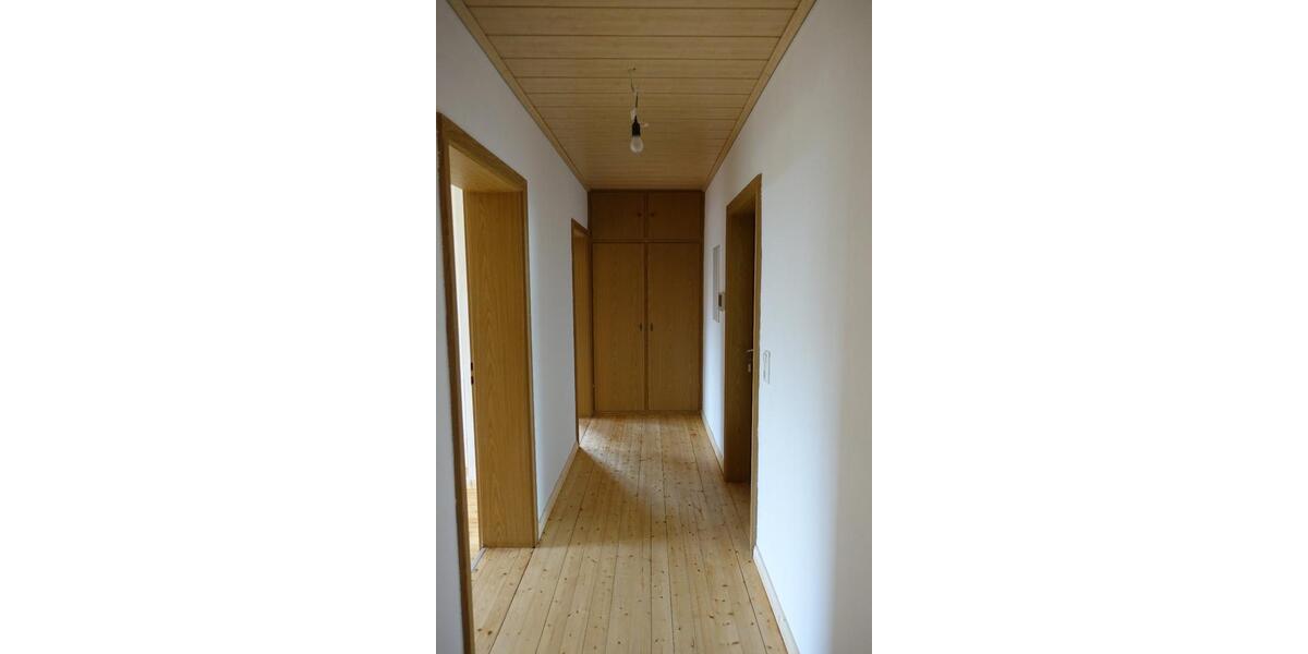 Erdgeschoßwohnung Bad Neustadt an der Saale - 3 Zimmer, 77 m&sup2;, 700&euro; | Angebot:26697930