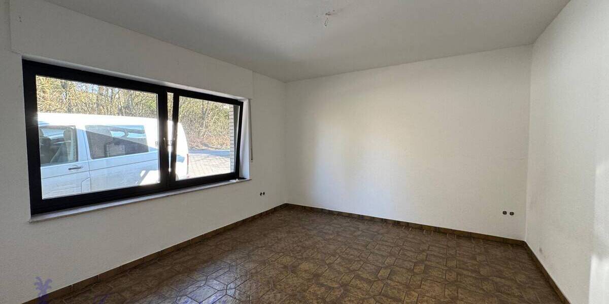 Einfamilienhaus Lage Hörste - 8 Zimmer, 250 m&sup2;, 1.600&euro; | Angebot:26545492