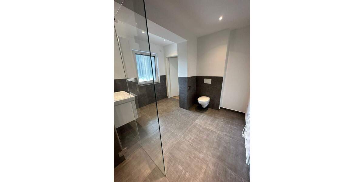 Etagenwohnung Trier Innenstadt - 2 Zimmer, 97 m&sup2;, 1.330&euro; | Angebot:26274487
