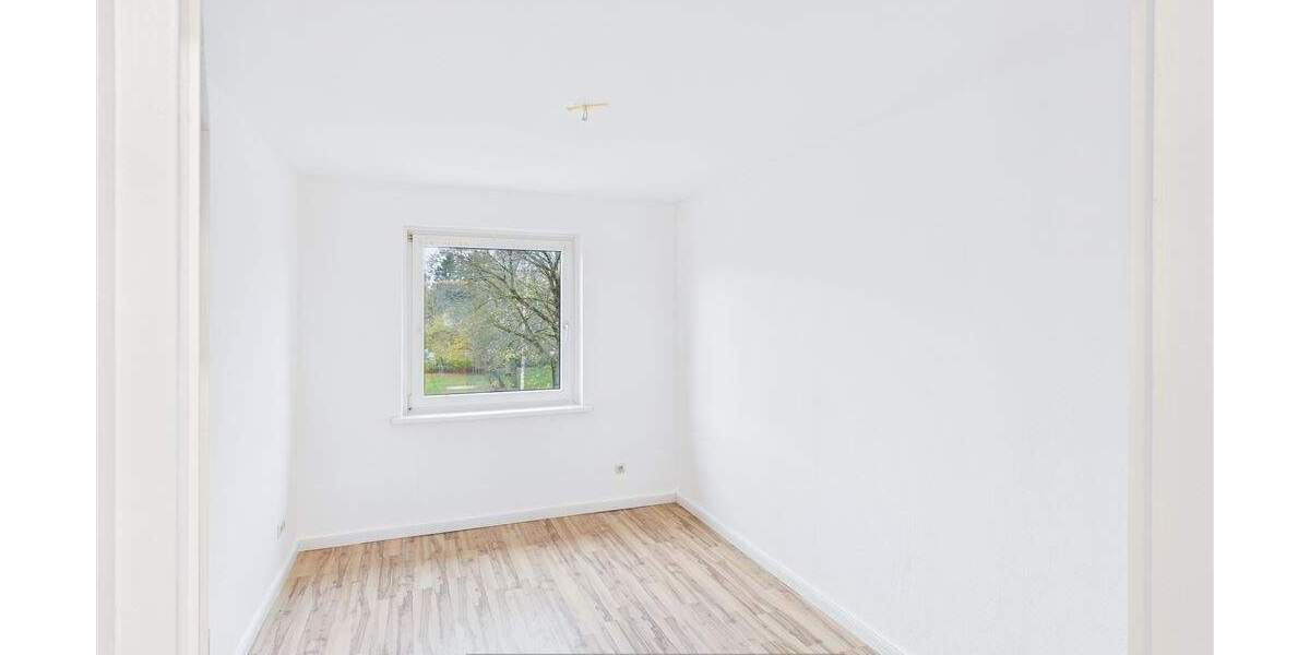 Renovierte 3-Zimmer-Wohnung mit Einbauküche und Balkon 3 zimmer