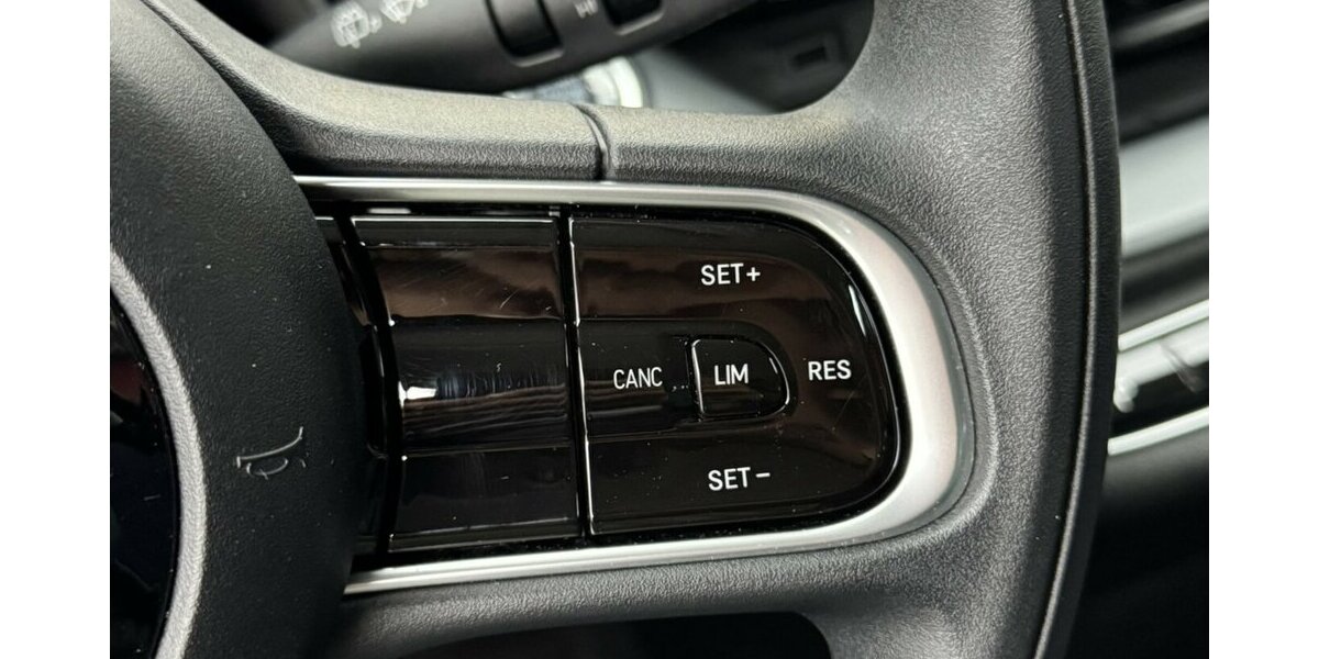 Fiat 500e Action Carplay Android Automatik 1.Hand 26.891 km 12.820 &euro; Lich 35423