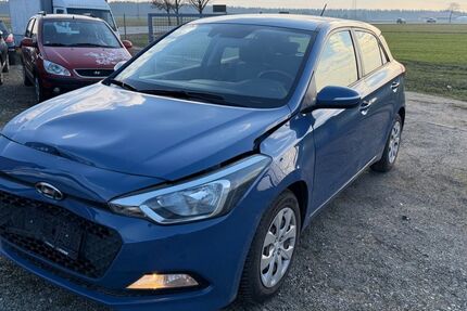 Hyundai i20 100.000 km 5.999 &euro; Hohenlinden bei München 85664