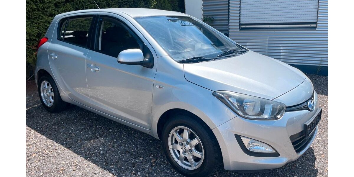 Hyundai i20 112.315 km 4.890 &euro; Sindelfingen 71065