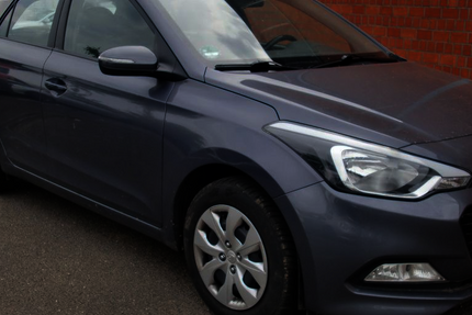 Hyundai i20 129.221 km 2.799 &euro; köln 51149