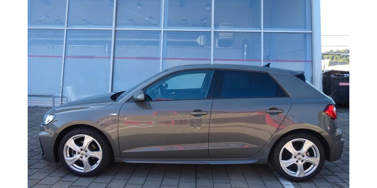 Audi A1 24.062 km 23.330 &euro; Steißlingen 78256
