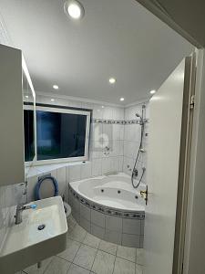 HELLE TRAUMWOHNUNG FÜR FAMILIEN UND PAARE - Etagenwohnung Hausham | Angebot:26881793