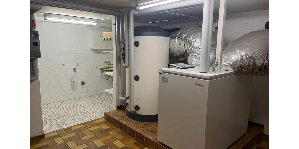 Geräumiges 13 Zimmer-Einfamilienhaus mit luxuriöser Innenausstatt 13 zimmer