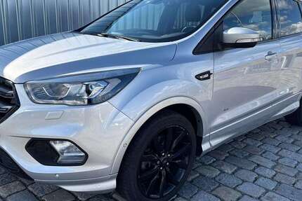 Ford Kuga 96.306 km 14.990 &euro; Wörth a. d. Donau 93086