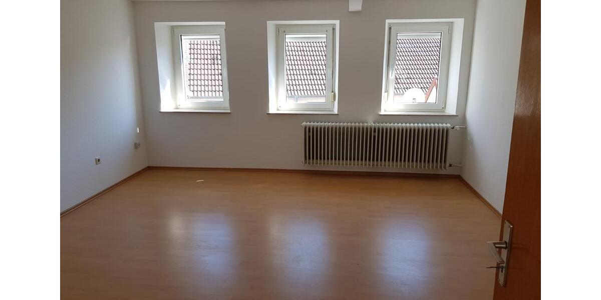 Etagenwohnung Pfeffelbach - 5 Zimmer, 172 m&sup2;, 1.150&euro; | Angebot:26429812