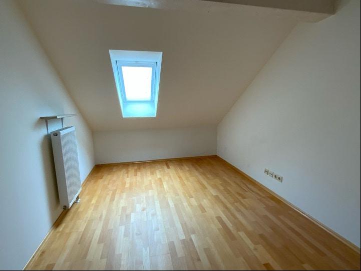 Dachgeschoßwohnung Ingolstadt - 3 Zimmer, 77 m&sup2;, 960&euro; | Angebot:26265596